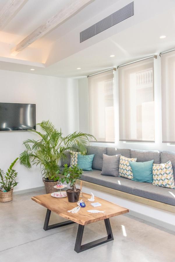 Lithos Luxury Suites Tinos ภายนอก รูปภาพ