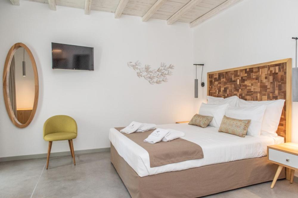 Lithos Luxury Suites Tinos ภายนอก รูปภาพ