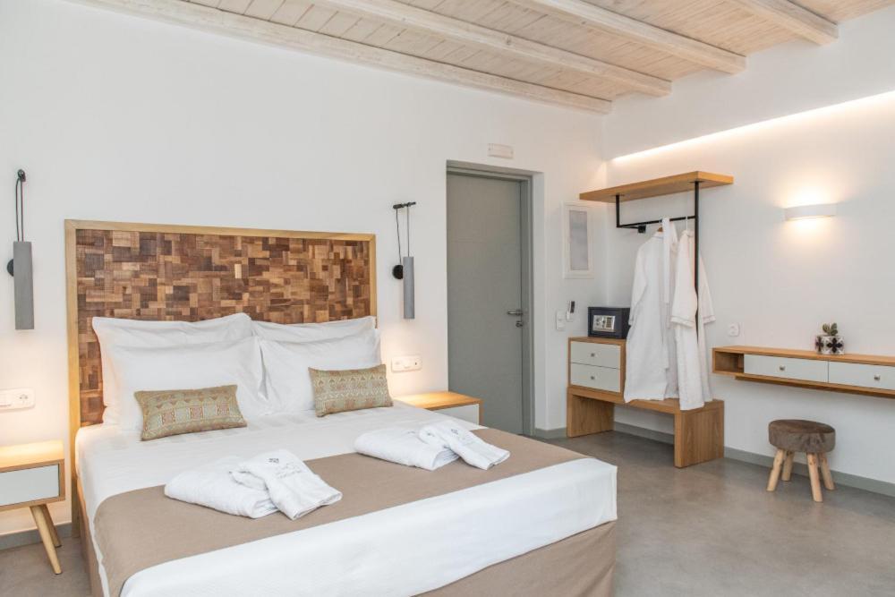 Lithos Luxury Suites Tinos ภายนอก รูปภาพ