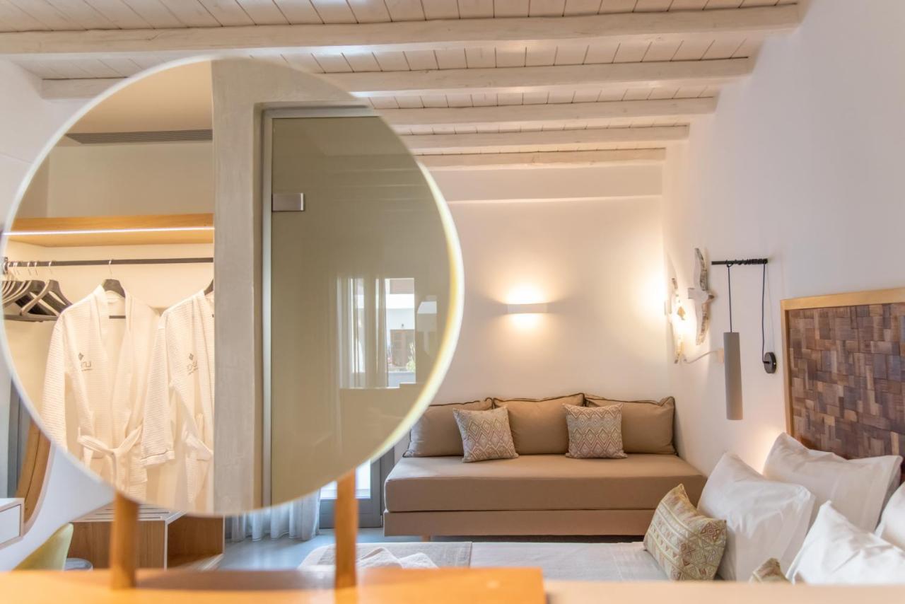 Lithos Luxury Suites Tinos ภายนอก รูปภาพ